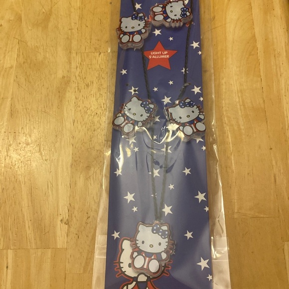 NWT Hello Kitty light up patriotic necklace Acrylic charms on wire NWT - Picture 4 of 8